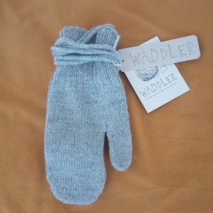 Waddler-Mittens with strings -Large (5-10 years old)-New